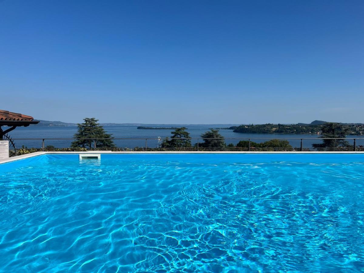 Feli Holiday Home - Panoramic Pool Lake View In ガルドーネ・リヴィエラ エクステリア 写真