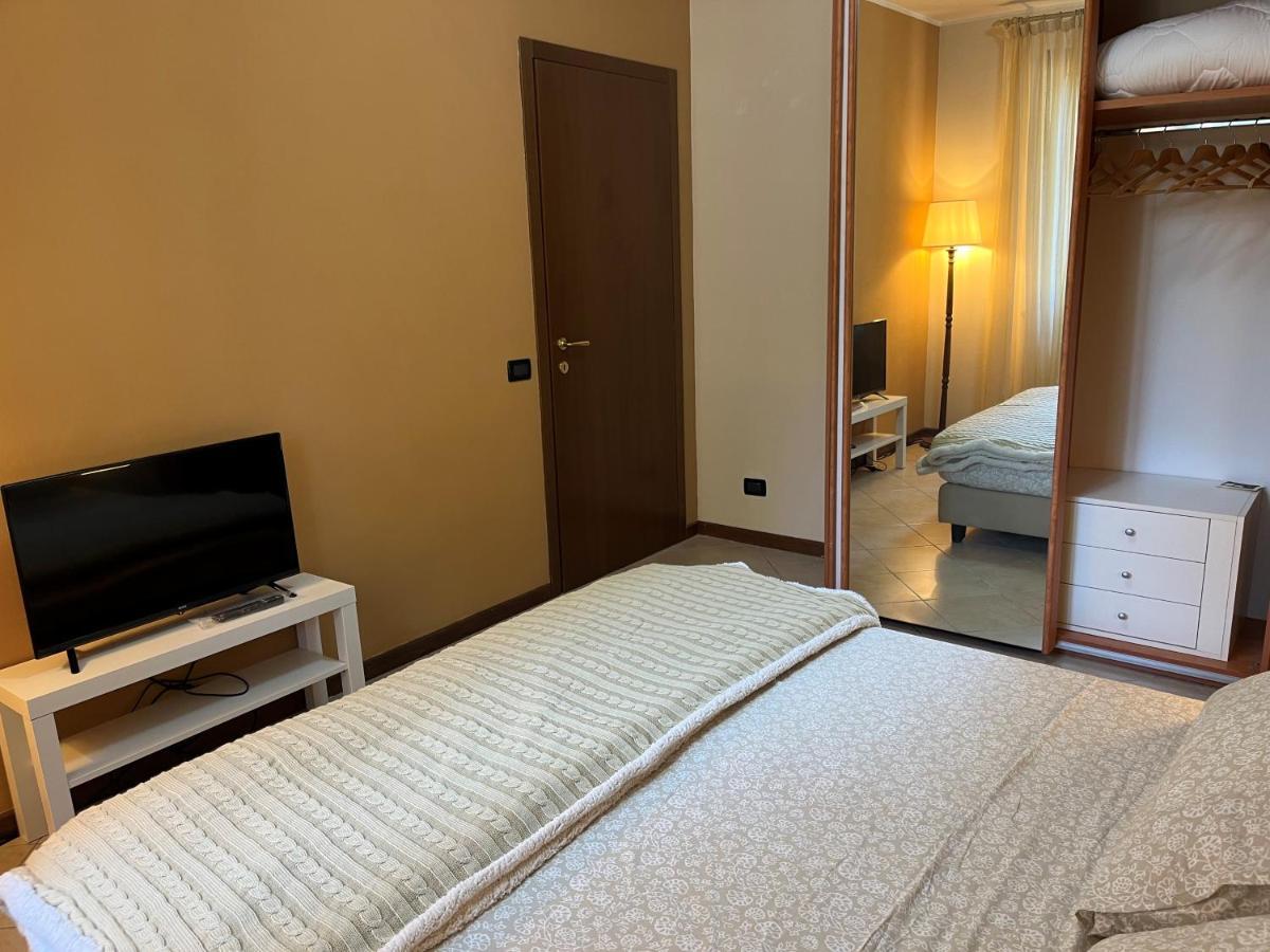 Feli Holiday Home - Panoramic Pool Lake View In ガルドーネ・リヴィエラ エクステリア 写真